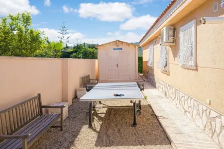 VILLA BUSOT, Séjour ensoleillé au bord de la piscine à Busot - Photo 7