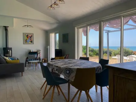 Maison vendéenne rénovée, accès direct plage, terrasses, BBQ, parking gratuit - Photo 9