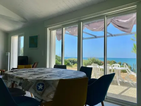 Maison vendéenne rénovée, accès direct plage, terrasses, BBQ, parking gratuit - Photo 11