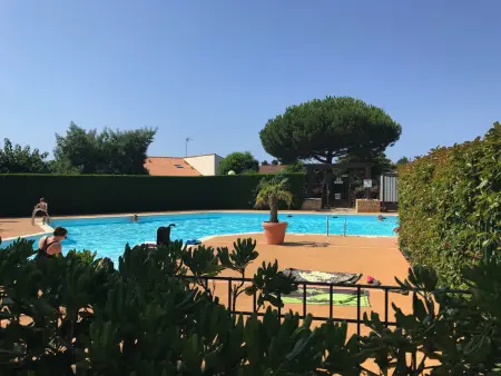 Pavillon avec piscine commune et jardin à 800m de la plage - Photo 13