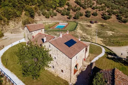 Borgo Macereto, Maison de vacances à Dicomano avec piscine privée - Photo 2