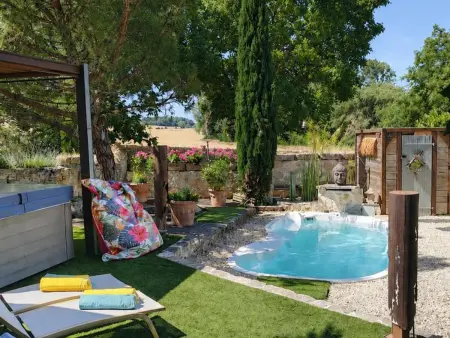 Loft rénové avec piscine privée et spa - Havre de paix en Auvergne - Photo 3