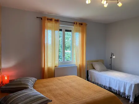Gîte rénové à Pierrefitte-sur-Loire avec jardin et parking - Photo 4