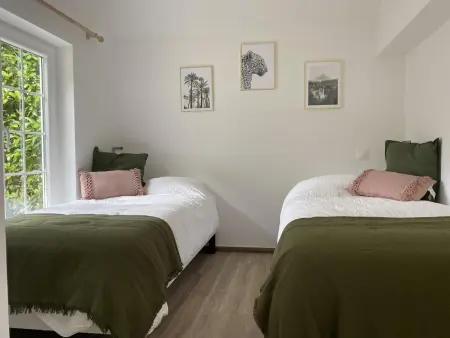 Gîte de charme près du Zoo de Thoiry, jardin clos, tout inclus, wifi, idéal famille. - Photo 4
