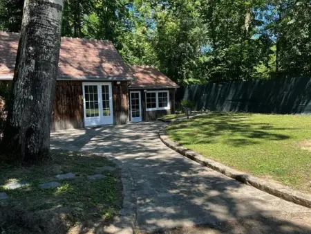 Gîte de charme près du Zoo de Thoiry, jardin clos, tout inclus, wifi, idéal famille. - Photo 12