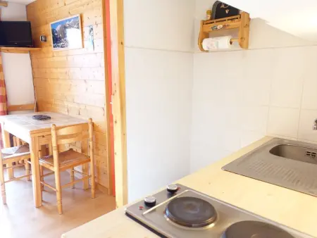Charmant T2 cabine 4 pers, centre-village, proche pistes et commerces, balcon sud, piscine l'été - Photo 4