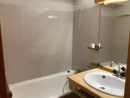 Appartement cosy pour 4, au cœur du village, proche des pistes et avec piscine estivale - Photo 5