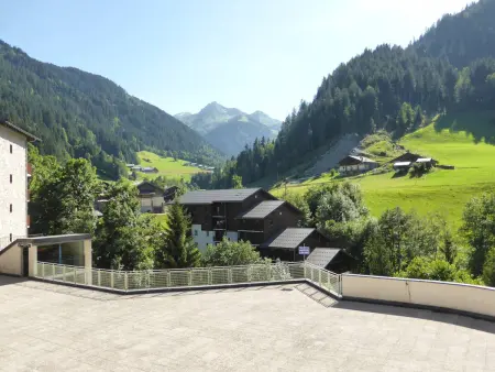 Charmant appart rénové 4 pers, balcon sud, plein centre, proche ski et piscine! - Photo 6