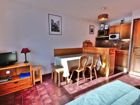 Appartement 2 pièces + coin montagne, balcon sud, au centre du village - Photo 5