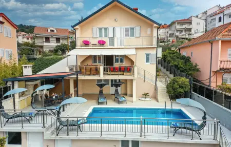 Maison 10 personnes à Okrug Gornji - Photo 1