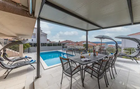 Maison 10 personnes à Okrug Gornji - Photo 2