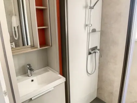 Mobil-home 3 chambres avec piscine chauffée, proche plage et commerces - Photo 9