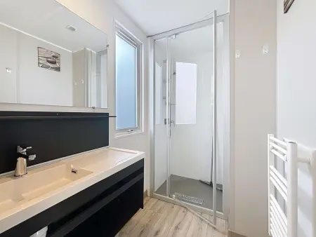 Mobil-home Grand Confort à 200m de la plage, 4 pers, piscine chauffée, parking, Wi-Fi inclus - Photo 8