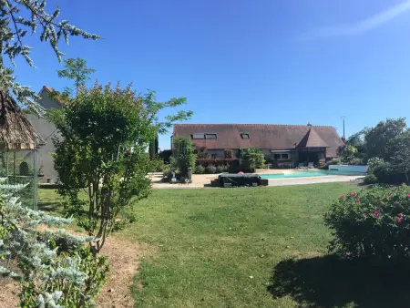 Villa avec piscine chauffée et jardin près de Moulins - Photo 21