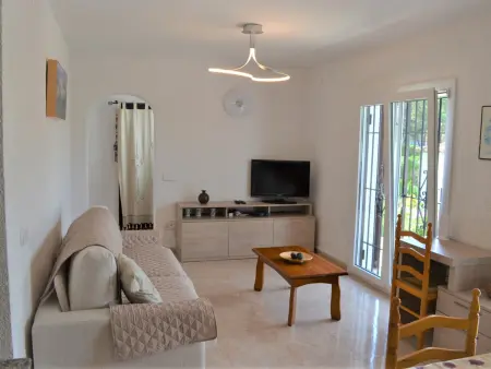 Maison à Begur avec piscine commune, jardin, terrasse, 2 chambres pour 5 personnes - Photo 8