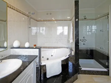 Villa de Luxe avec Piscine Privée à Santa Cristina d'Aro, Costa Brava - Photo 20