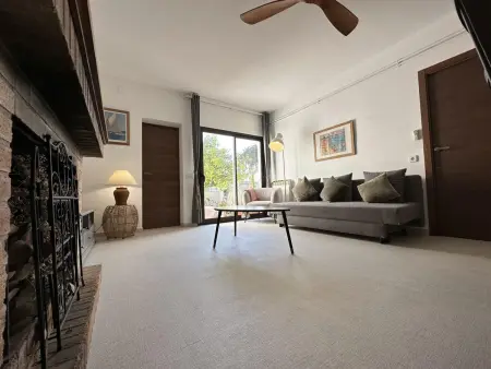 Charmante Villa avec Patio à 1km de la Plage à Sant Feliu de Guíxols - Photo 3