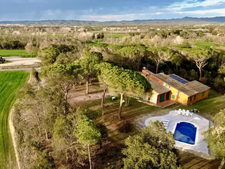 Villa tranquille à Llagostera avec piscine et terrasse. - Photo 2