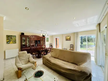 Villa tranquille à Llagostera avec piscine et terrasse. - Photo 10