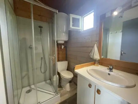 Chalets avec terrasse, draps inclus à Pierrefitte-sur-Loire - Photo 12