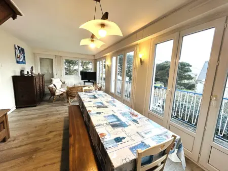 Maison 7 pièces avec WIFI à 5 min de la mer, Fort-Bloqué, jardin, animaux acceptés, pouvant accueillir 12 pers - Photo 3
