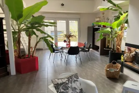 duplex 1er et 2ème étage Saint-Brieuc, Duplex insolite avec jardin - Photo 3