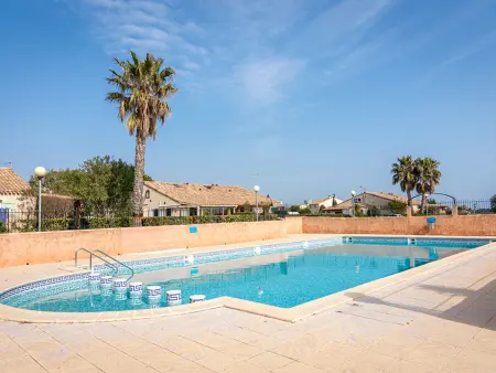 Maison familiale à Loupian avec piscine commune et climatisation - Photo 6