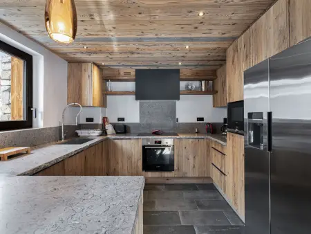 Chalet d'Exception avec Piscine, Hammam et Ascenseur à Val d'Isère, Proche des Pistes - Photo 4