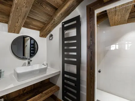 Chalet d'Exception avec Piscine, Hammam et Ascenseur à Val d'Isère, Proche des Pistes - Photo 6