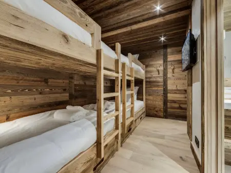 Chalet d'Exception avec Piscine, Hammam et Ascenseur à Val d'Isère, Proche des Pistes - Photo 9