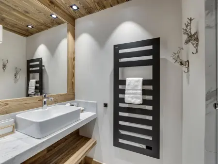 Chalet d'Exception avec Piscine, Hammam et Ascenseur à Val d'Isère, Proche des Pistes - Photo 10