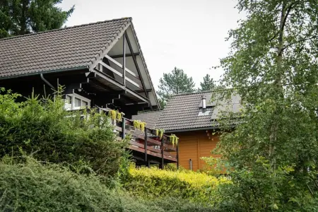 Camping Petite Suisse 6, Chalet de charme en bord de forêt - Photo 9