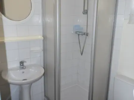 Villa 4-6 couchages avec piscine, tennis et parking privé, proche plage – Marseillan - Photo 5