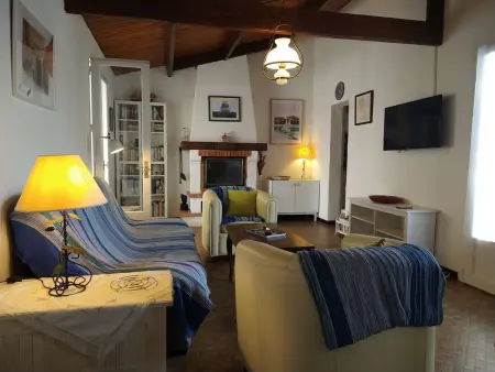 Maison 3 pièces avec véranda et jardin, à 300m de la plage - La Guérinière - Photo 4