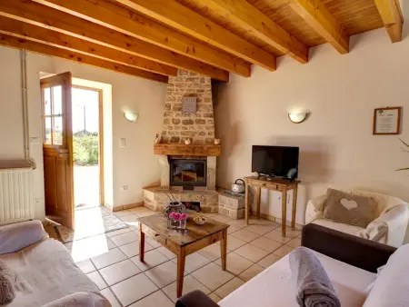 Gîte rustique 6 pers avec cheminée et grand jardin, animaux acceptés - Photo 5