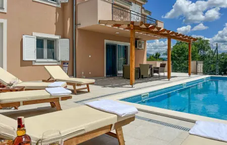 Maison 9 personnes à Ruzic - Photo 1