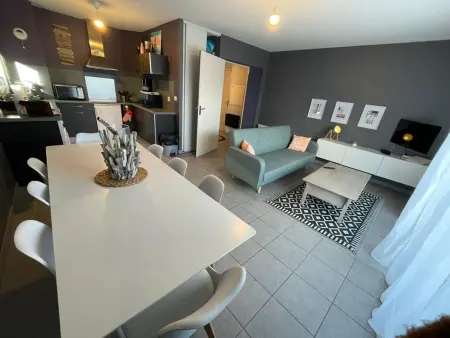 Appartement en rez-de-jardin à 100m de la plage avec terrasse et parking - Photo 3