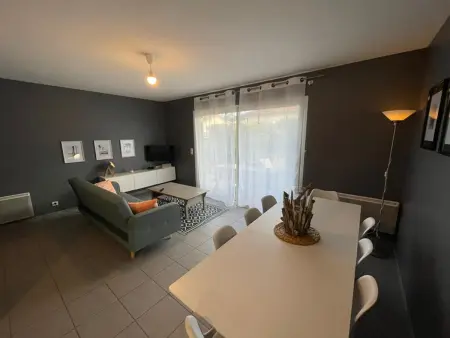Appartement en rez-de-jardin à 100m de la plage avec terrasse et parking - Photo 4