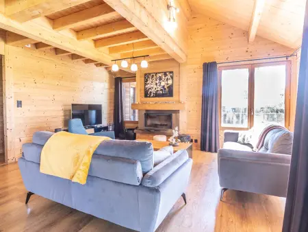 Luxe et détente : Lodge avec SPA privatif et accès piscine, golf, et aire de jeux. - Photo 3