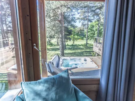 Luxe et détente : Lodge avec SPA privatif et accès piscine, golf, et aire de jeux. - Photo 9