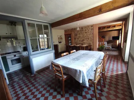 Gîte de 132 m² avec cheminée et jardin à Renaison - Photo 1