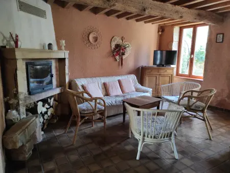 Gîte de 132 m² avec cheminée et jardin à Renaison - Photo 4