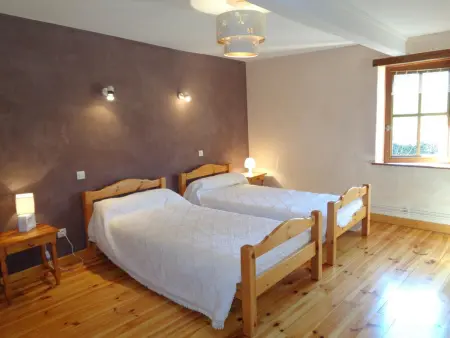 Gîte de 132 m² avec cheminée et jardin à Renaison - Photo 6