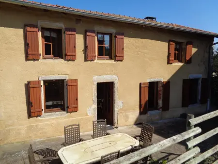 Gîte de 132 m² avec cheminée et jardin à Renaison - Photo 12