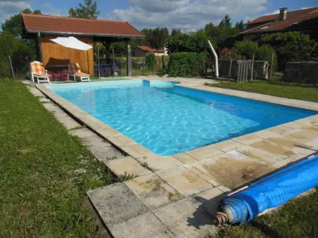 Gîte de 132 m² avec cheminée et jardin à Renaison - Photo 15