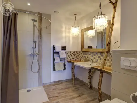 Gîte éco-responsable avec bassin naturel et vue panoramique - Photo 11