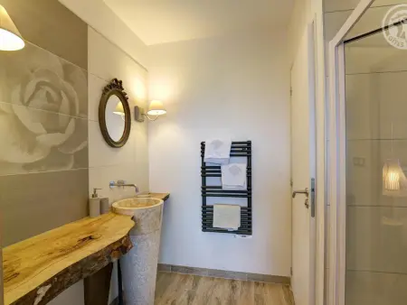 Gîte éco-responsable avec bassin naturel et vue panoramique - Photo 17
