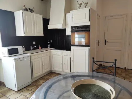 Gîte indépendant au bord de la rivière, cadre historique, pêche, animaux bienvenus, parking privé - Photo 3