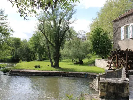 Gîte indépendant au bord de la rivière, cadre historique, pêche, animaux bienvenus, parking privé - Photo 11