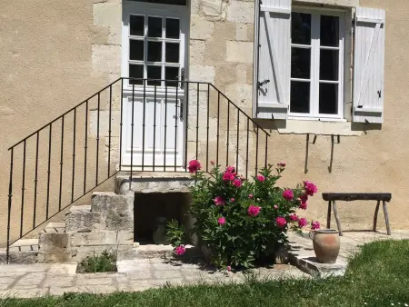 Gîte indépendant au bord de la rivière, cadre historique, pêche, animaux bienvenus, parking privé - Photo 12